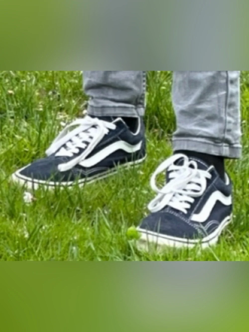 Vans kids off
